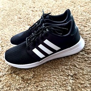Women’s Adidas cloudfoam shoes